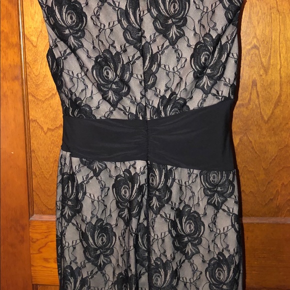 Gorgeous CHAPS dress - black on nude, size 12P - Picture 3 of 4